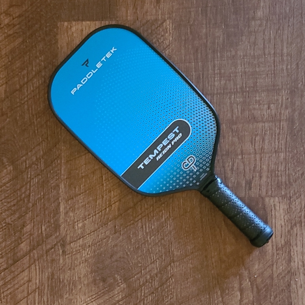 Pickleball paddle